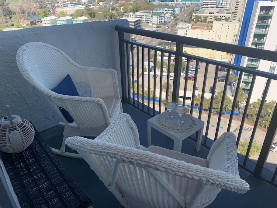 Royal Retreat-Amazing View-King Bed-1 Bedroom-Full Kitchen-Free Parking-Self Check-In 미를 비치 외부 사진