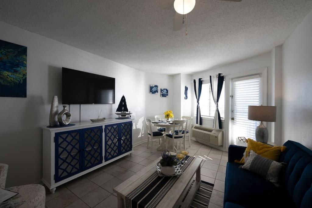Royal Retreat-Amazing View-King Bed-1 Bedroom-Full Kitchen-Free Parking-Self Check-In 미를 비치 외부 사진